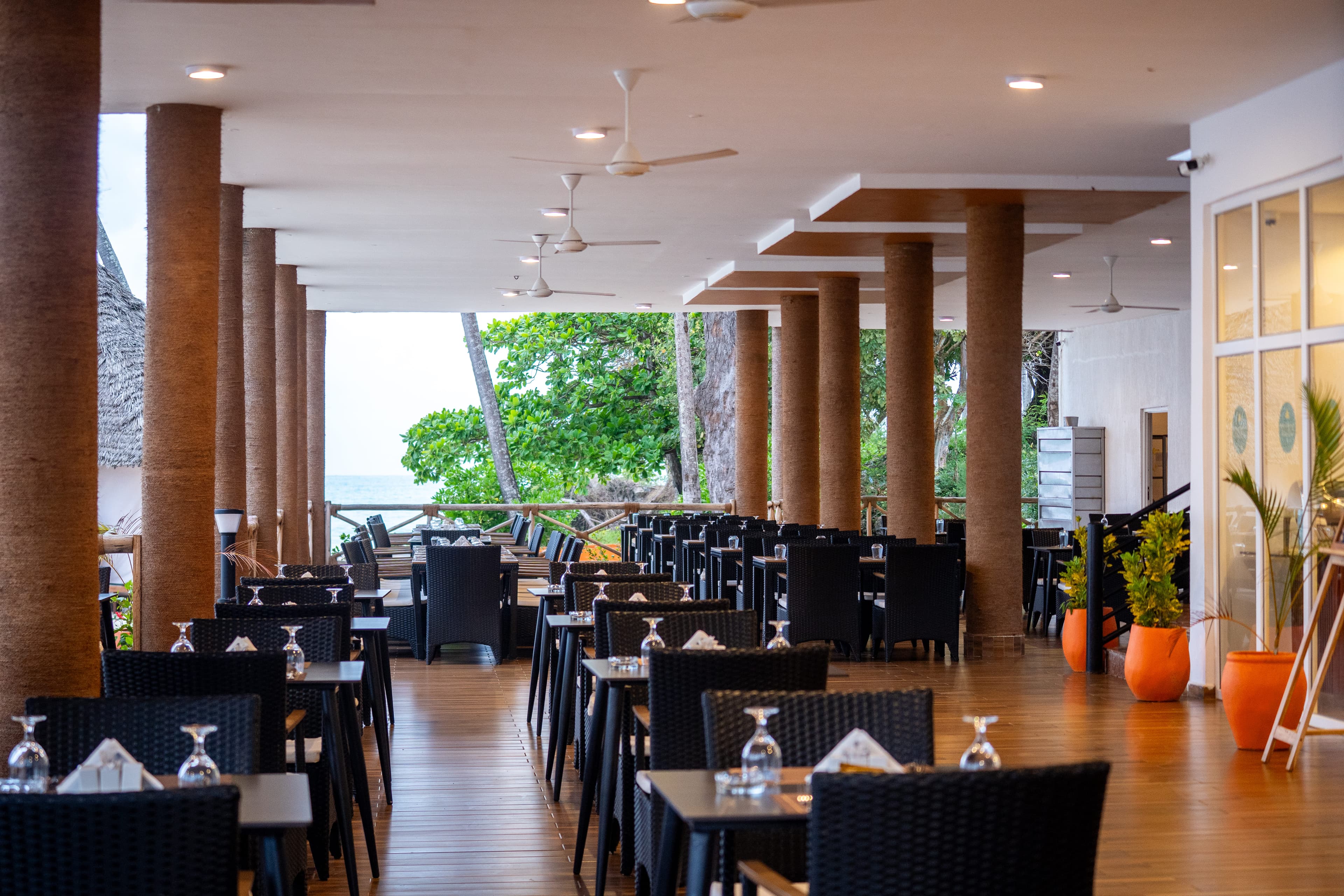 Ocean Tides at Royal Mandarin Hotel & Resort 2