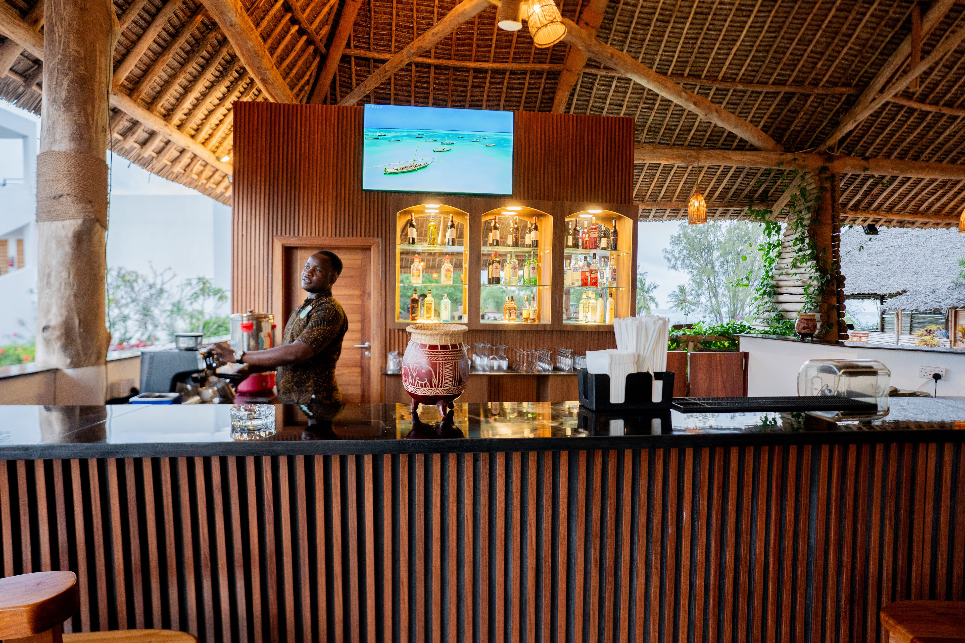 Lobby Bar at Royal Mandarin Hotel & Resort 2
