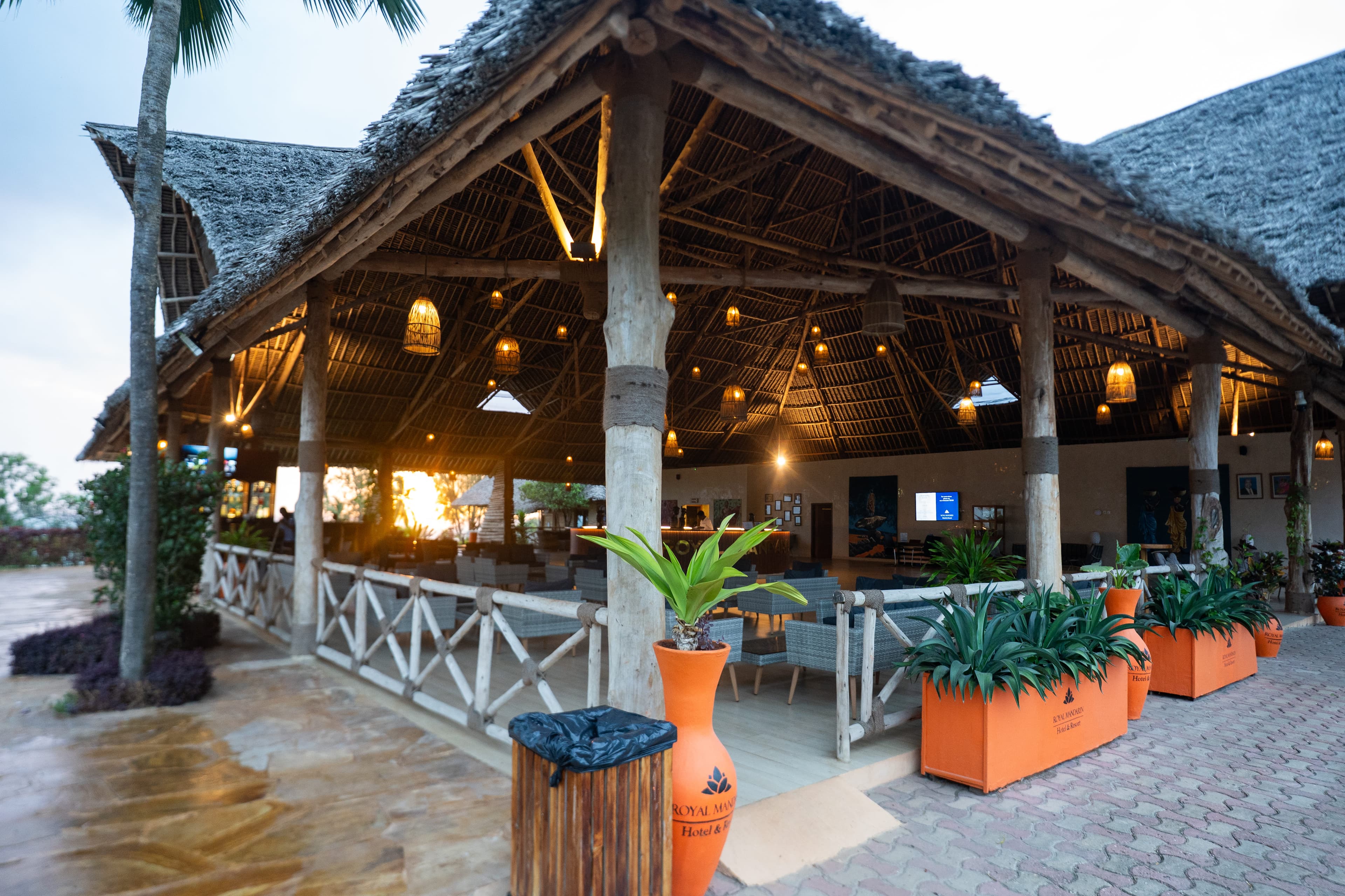 Lobby Bar at Royal Mandarin Hotel & Resort 1