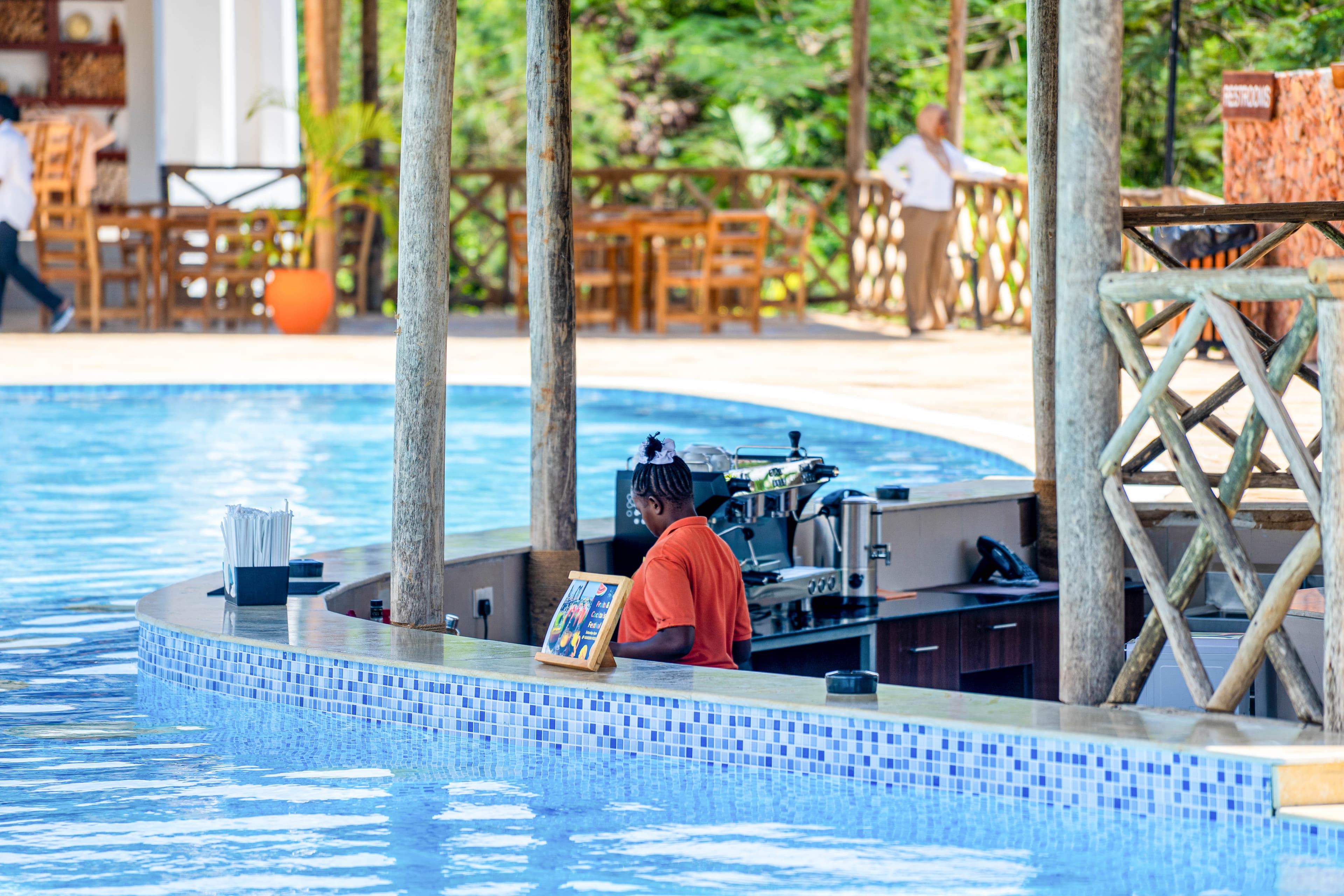 Breeze Pool Bar at Royal Mandarin Hotel & Resort 3