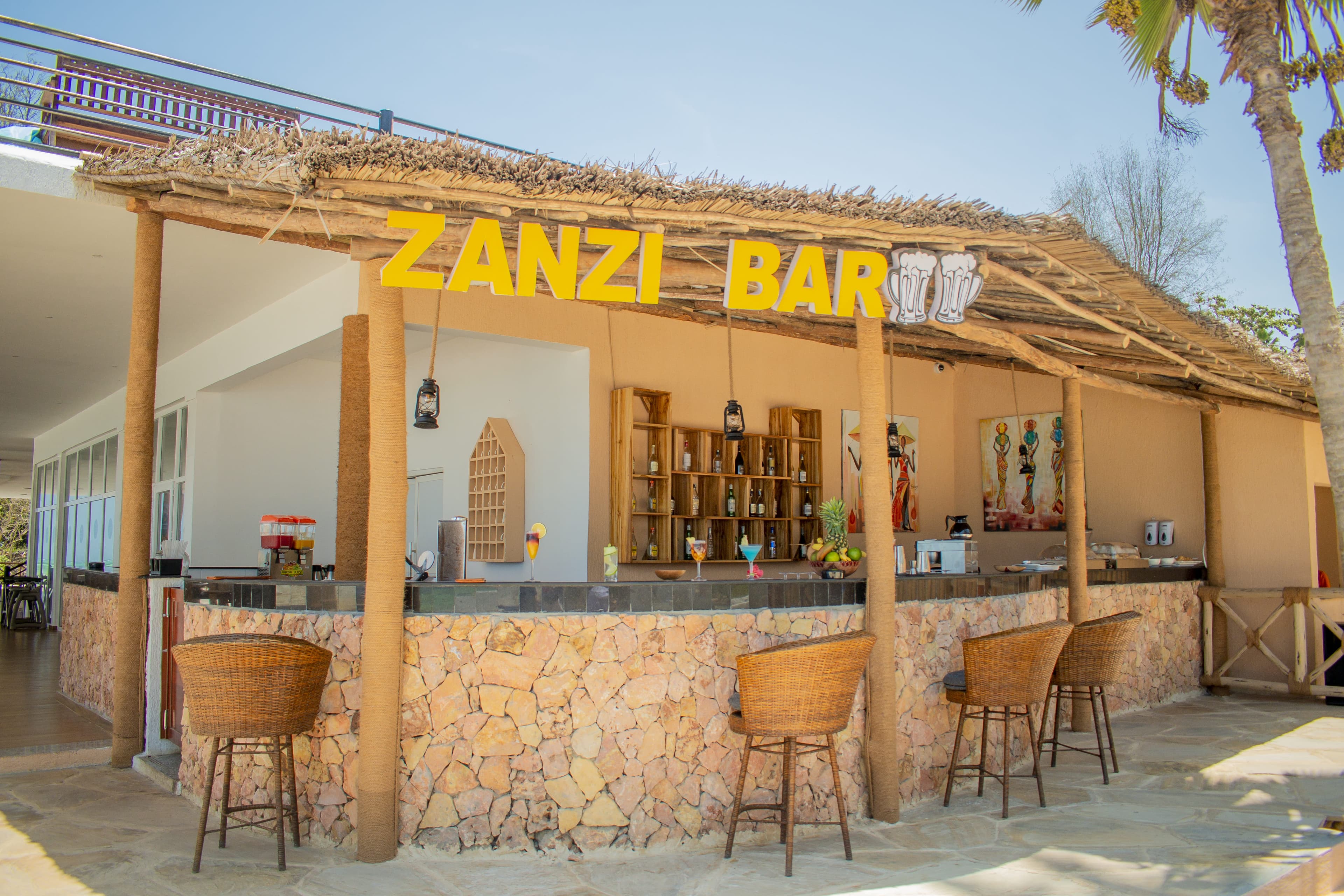 Zanzi Bar at Royal Mandarin Hotel & Resort 2
